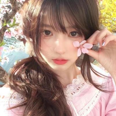 红衣小女孩